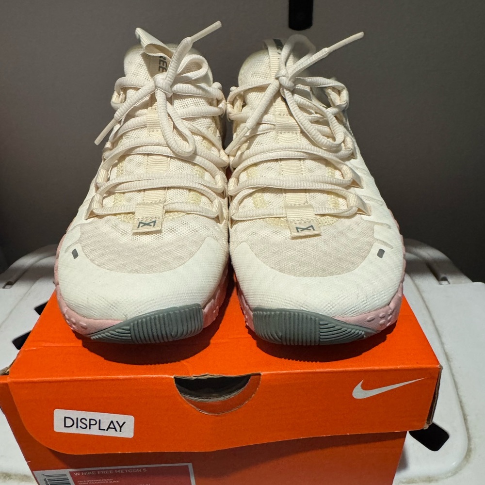 Nike Women Cream Sneakers